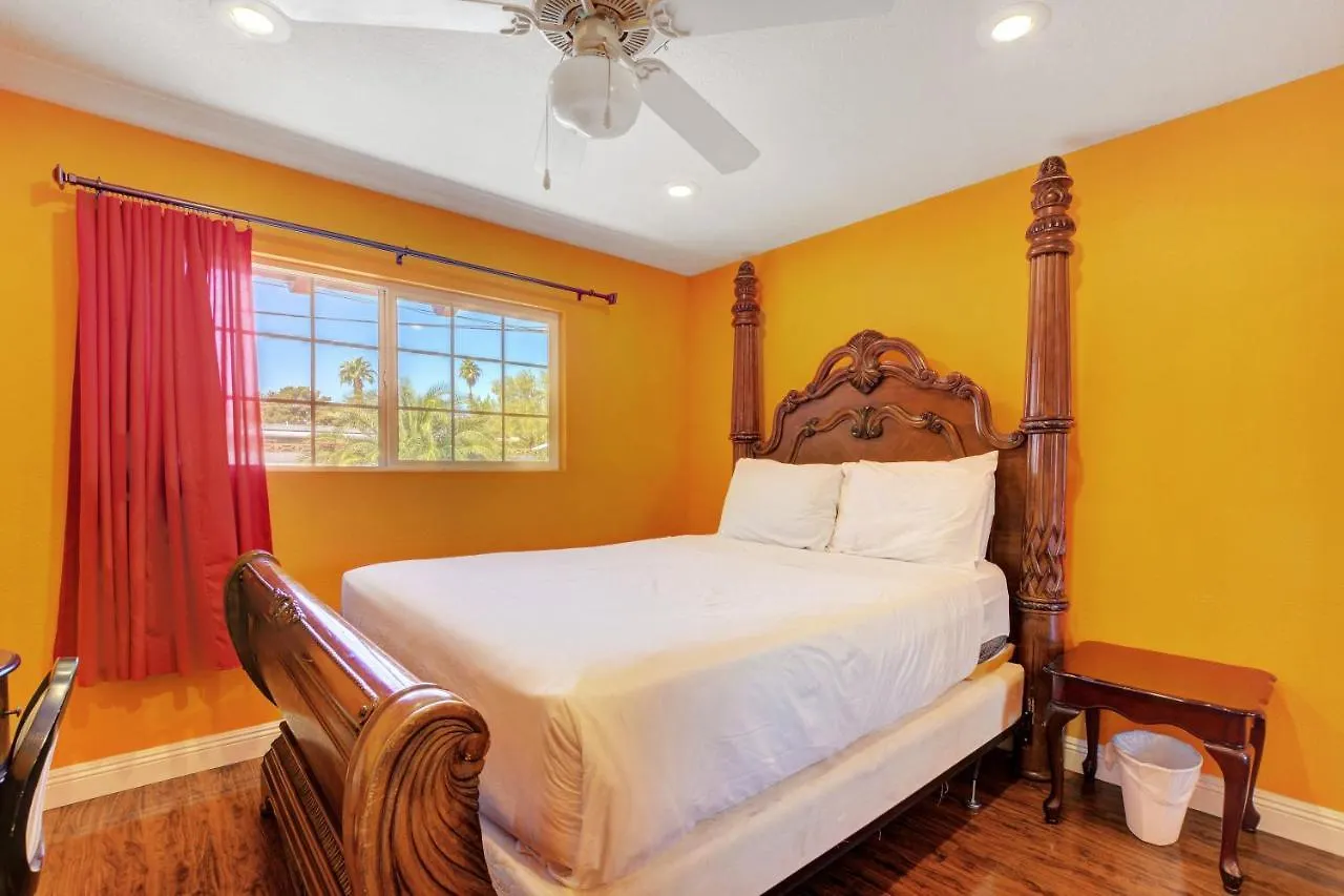 Las Vegas Elegance! Pool Table & Sparkling Pool! Home 0*, Λας Βέγκας