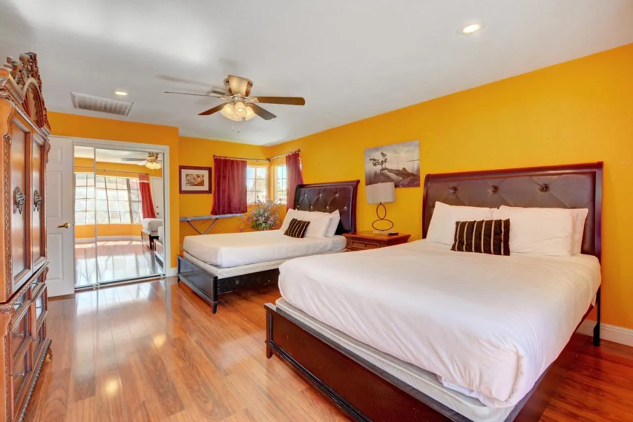 Las Vegas Elegance! Pool Table & Sparkling Pool! Home Vakantiehuis